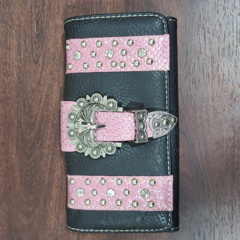 Western pink wallet in brand new condition!